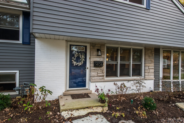 1406 Beecher Ave, Wheaton, IL 60187 photo 2