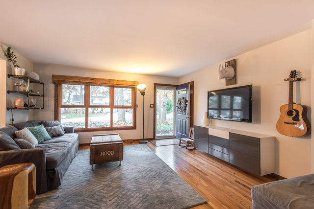 1406 Beecher Ave, Wheaton, IL 60187 photo 3