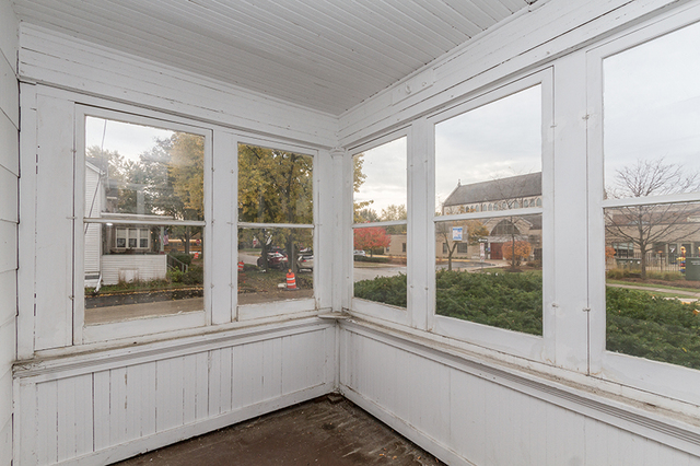 311 S Wheaton Ave, Wheaton, IL 60187 photo 5