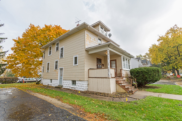 311 S Wheaton Ave, Wheaton, IL 60187 photo 4