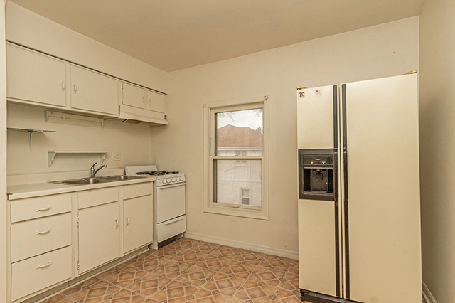 311 S Wheaton Ave, Wheaton, IL 60187 photo 23
