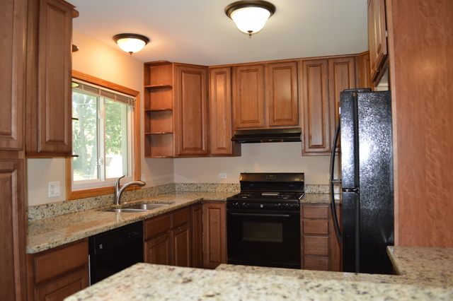 230 Flagstaff Ln, Hoffman Estates, IL 60169 photo 5