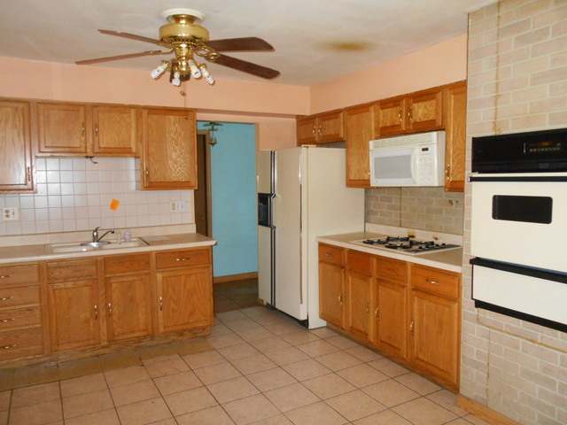 1780 Violet St, Aurora, IL 60505 photo 3