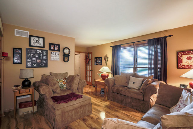 15943 S Dan Oconnell Dr, Plainfield, IL 60586 photo 4