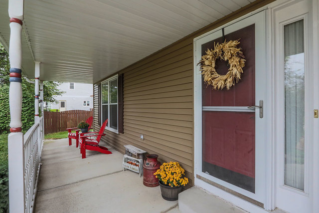 15943 S Dan Oconnell Dr, Plainfield, IL 60586 photo 2