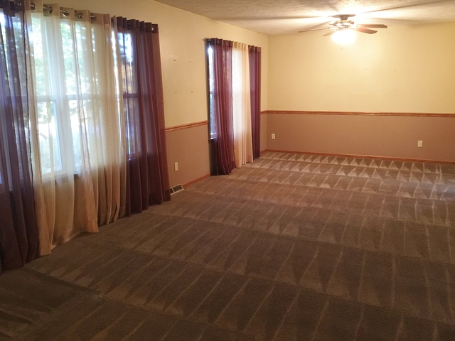 940 Thickett Trl, Roscoe, IL 61073 photo 3