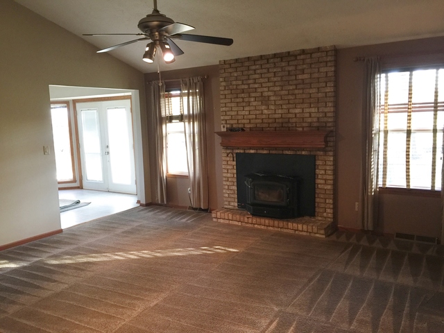 940 Thickett Trl, Roscoe, IL 61073 photo 4