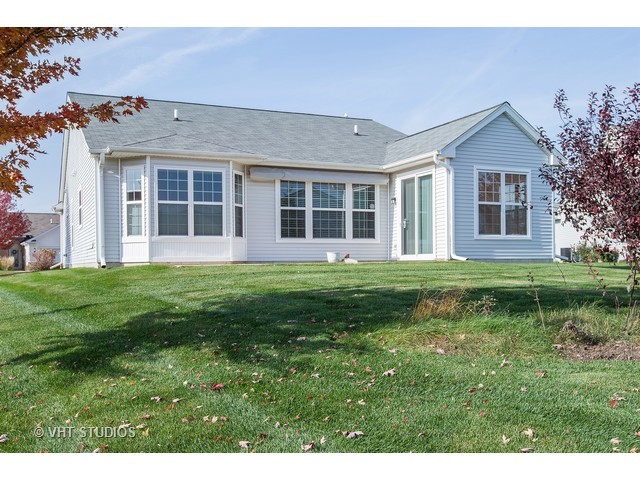 2857 Edgewater Dr, Elgin, IL 60124 photo 10