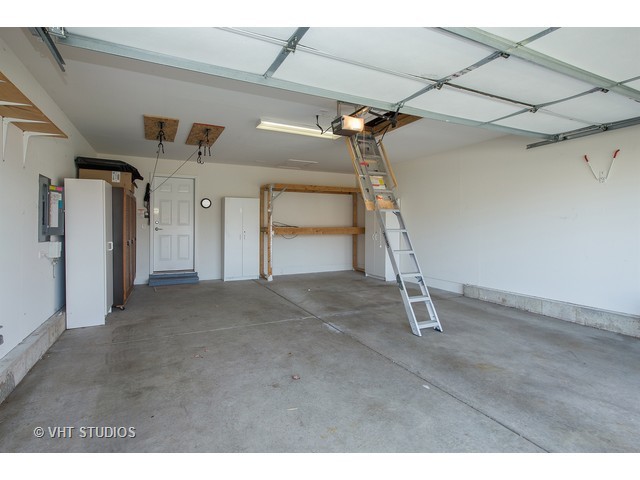 2857 Edgewater Dr, Elgin, IL 60124 photo 9
