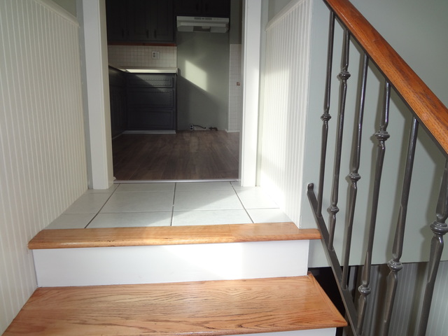 681 Chester Ave, Elgin, IL 60120 photo 3