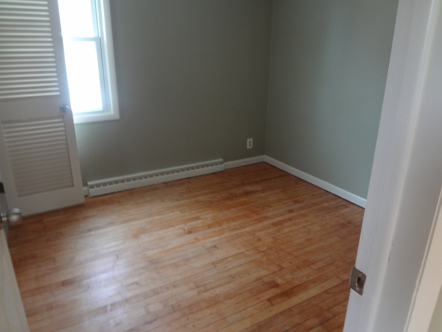 681 Chester Ave, Elgin, IL 60120 photo 10
