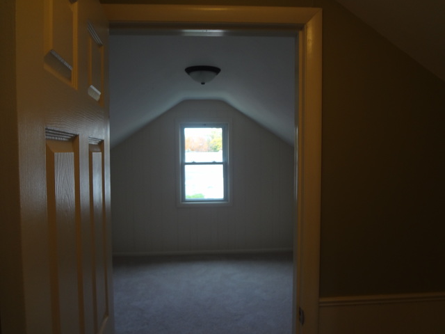 681 Chester Ave, Elgin, IL 60120 photo 4