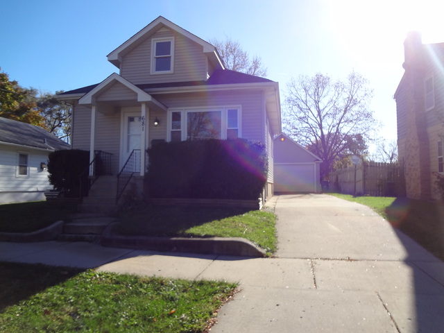 681 Chester Ave, Elgin, IL 60120 photo 1