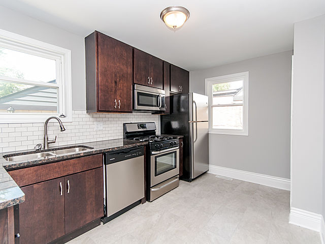 17622 Roy St, Lansing, IL 60438 photo 5