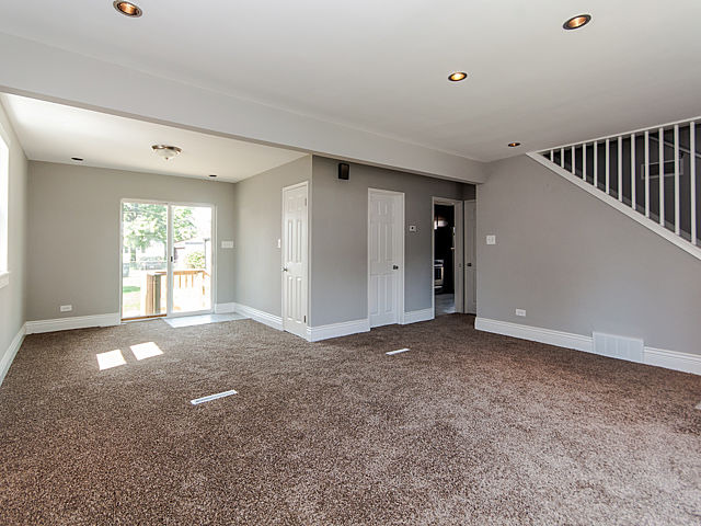 17622 Roy St, Lansing, IL 60438 photo 2