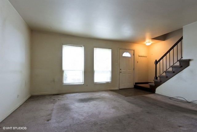 2151 Hassell Rd, Hoffman Estates, IL 60169 photo 2