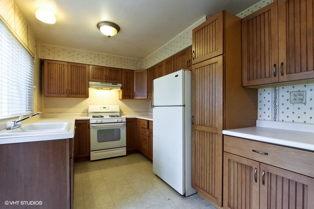 2151 Hassell Rd, Hoffman Estates, IL 60169 photo 4