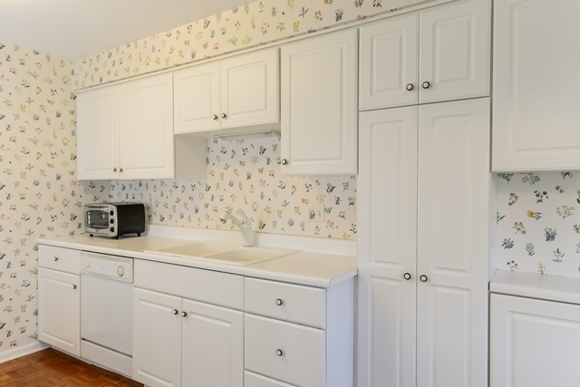 90 Franklin Pl #212, Lake Forest, IL 60045 photo 9