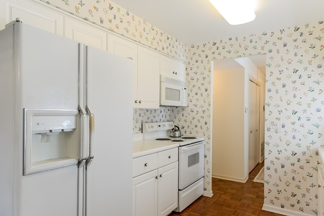 90 Franklin Pl #212, Lake Forest, IL 60045 photo 8