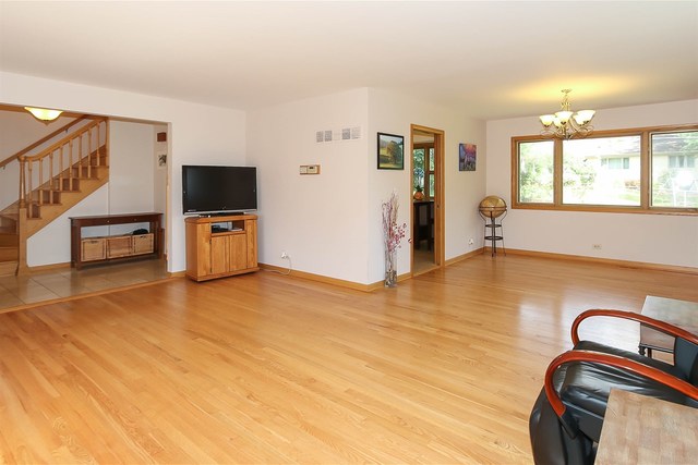 721 Kipling Ct, Roselle, IL 60172 photo 5