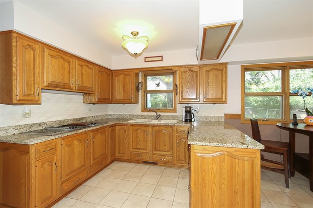 721 Kipling Ct, Roselle, IL 60172 photo 8