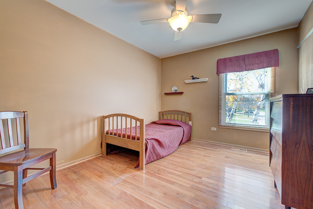 2303 Albright Ln, Wheaton, IL 60189 photo 15