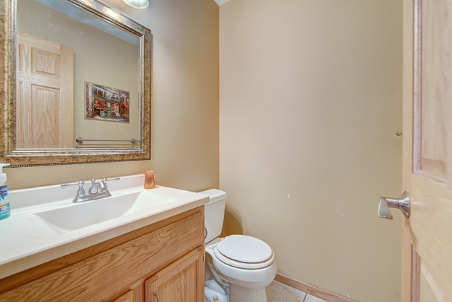 2303 Albright Ln, Wheaton, IL 60189 photo 11