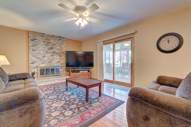 2303 Albright Ln, Wheaton, IL 60189 photo 10