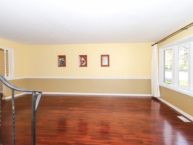 1501 Hampton Ct, Naperville, IL 60565 photo 4