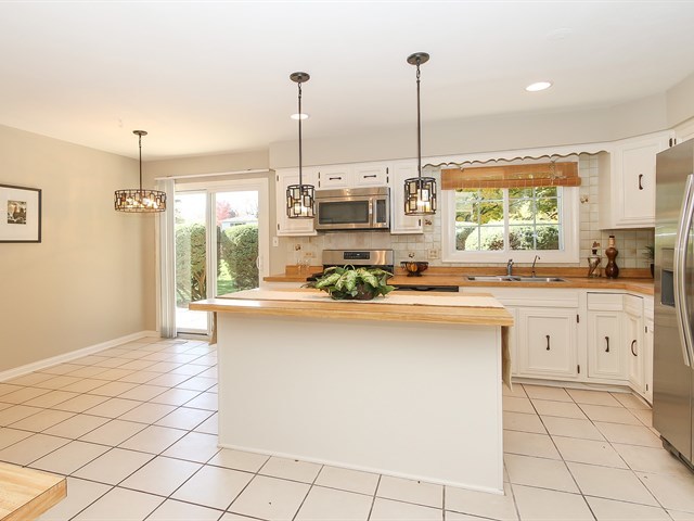 1501 Hampton Ct, Naperville, IL 60565 photo 8