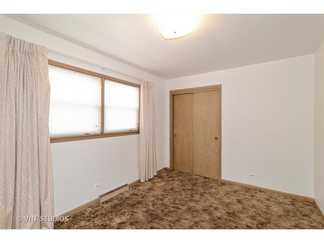 6040 W Montrose Ave, Chicago, IL 60634 photo 7