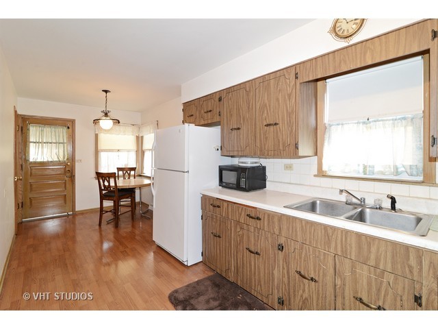 6040 W Montrose Ave, Chicago, IL 60634 photo 4