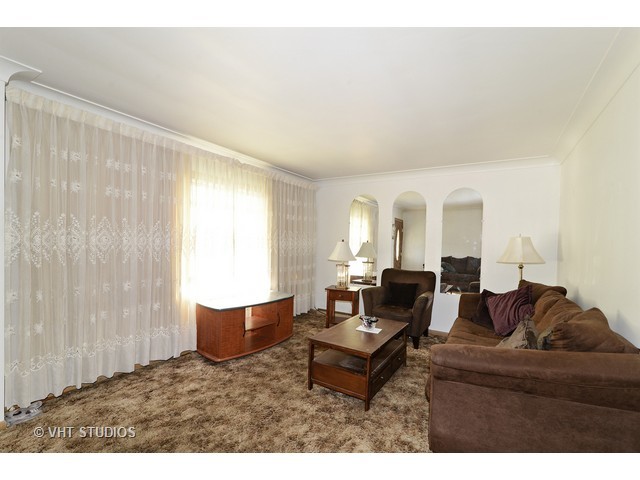 6040 W Montrose Ave, Chicago, IL 60634 photo 2