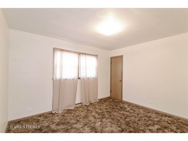 6040 W Montrose Ave, Chicago, IL 60634 photo 6