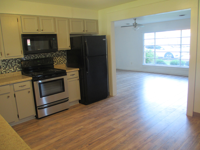 1113 Henry St, Peru, IL 61354 photo 7
