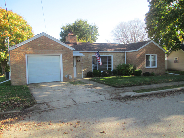 1113 Henry St, Peru, IL 61354 photo 11