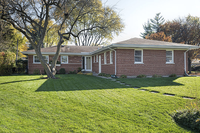 2520 Pick Dr, Glenview, IL 60025 photo 1