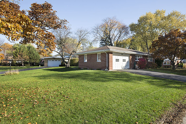 2520 Pick Dr, Glenview, IL 60025 photo 13