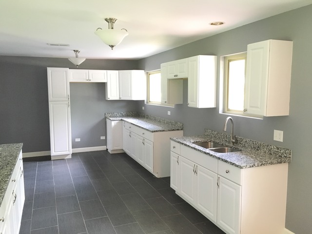 16516 Sawyer Ave, Markham, IL 60428 photo 5