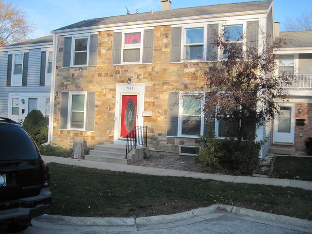 2066 Sutherland Pl, Hoffman Estates, IL 60169 photo 2