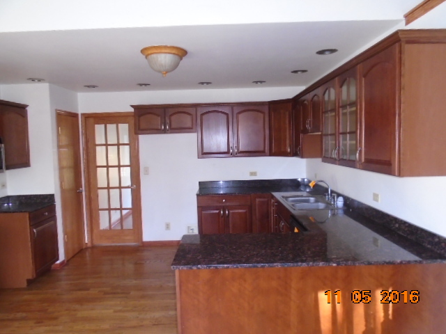 22210 Sherman Rd, Steger, IL 60475 photo 4
