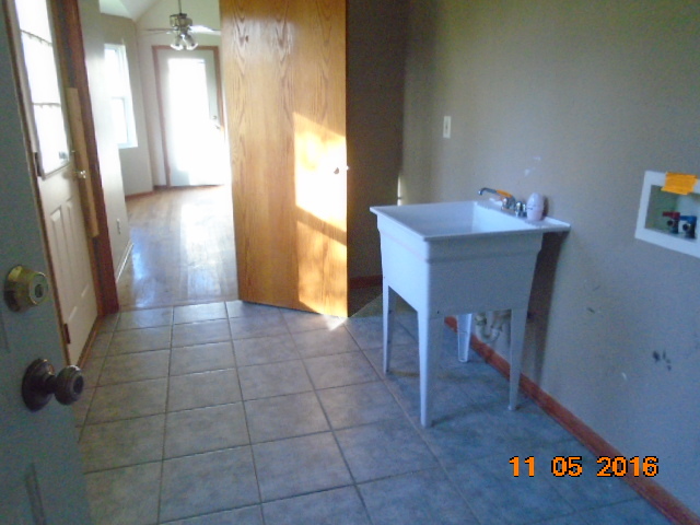 22210 Sherman Rd, Steger, IL 60475 photo 3