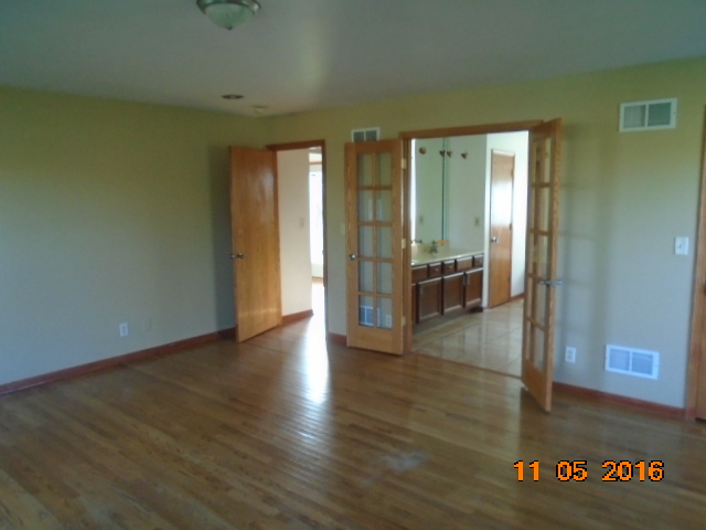 22210 Sherman Rd, Steger, IL 60475 photo 5