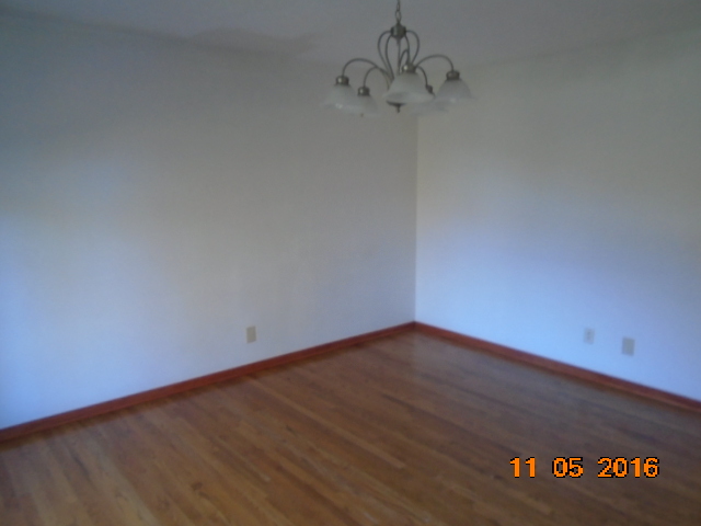 22210 Sherman Rd, Steger, IL 60475 photo 8