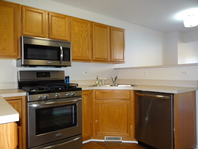3916 Garnette Ct, Naperville, IL 60564 photo 9