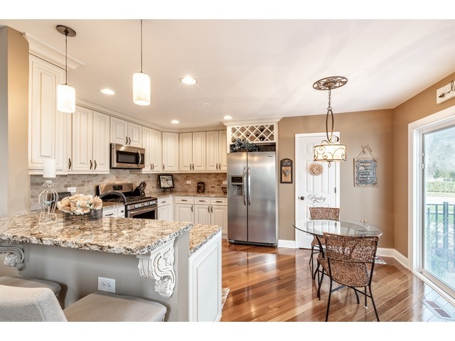 521 Adare Rd, Bartlett, IL 60103 photo 7