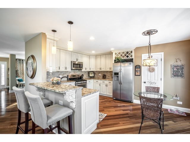 521 Adare Rd, Bartlett, IL 60103 photo 6