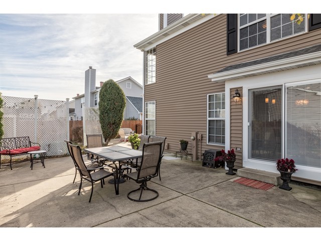 521 Adare Rd, Bartlett, IL 60103 photo 8