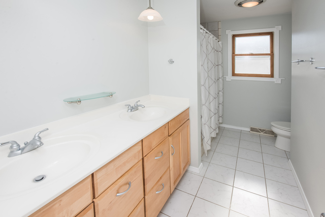 7322 Bunker Rd, Darien, IL 60561 photo 11