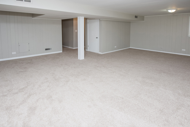7322 Bunker Rd, Darien, IL 60561 photo 15